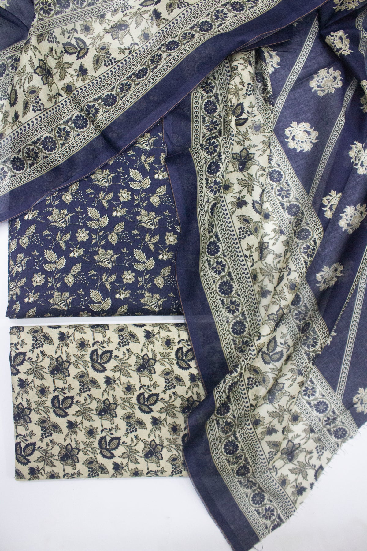 Bin Saeed Fabric - DP-0220 A- 3 Piece Lawn Printed UnStitched Suit