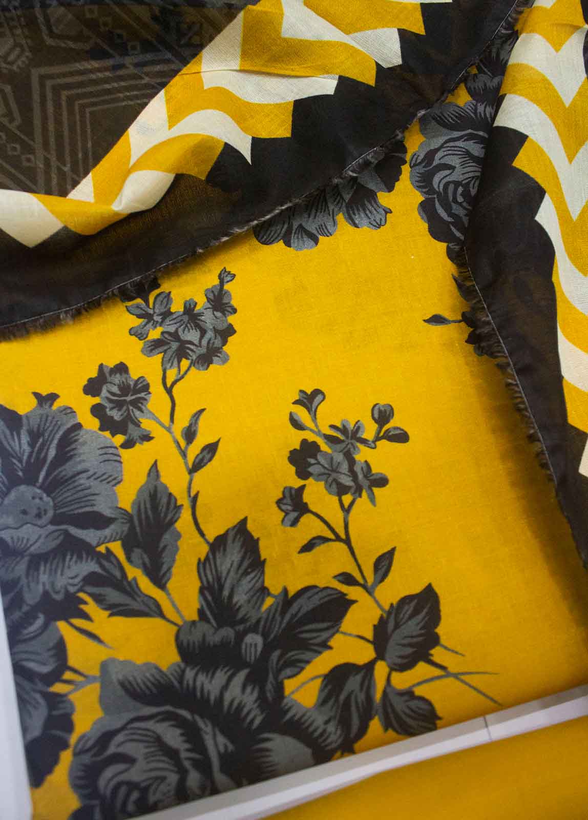 Bin Saeed Fabric - DP-0293- 3 Piece Lawn Printed UnStitched Suit