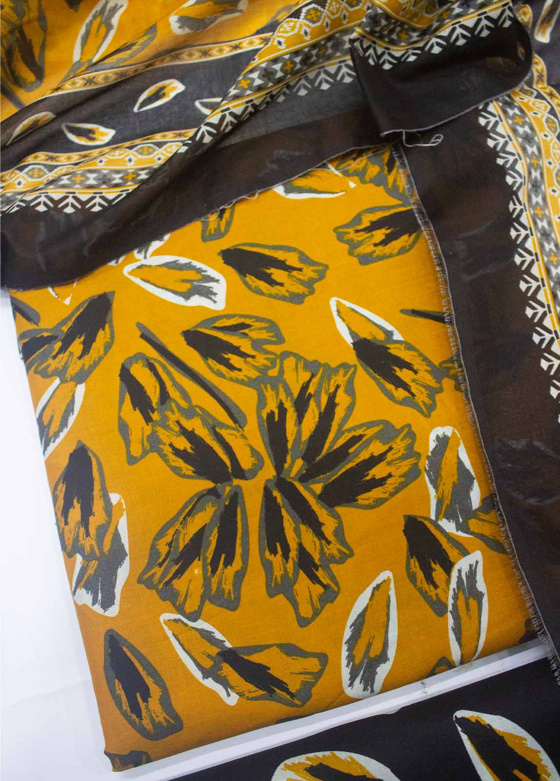 Bin Saeed Fabric - DP-0404- 3 Piece Lawn Printed UnStitched Suit