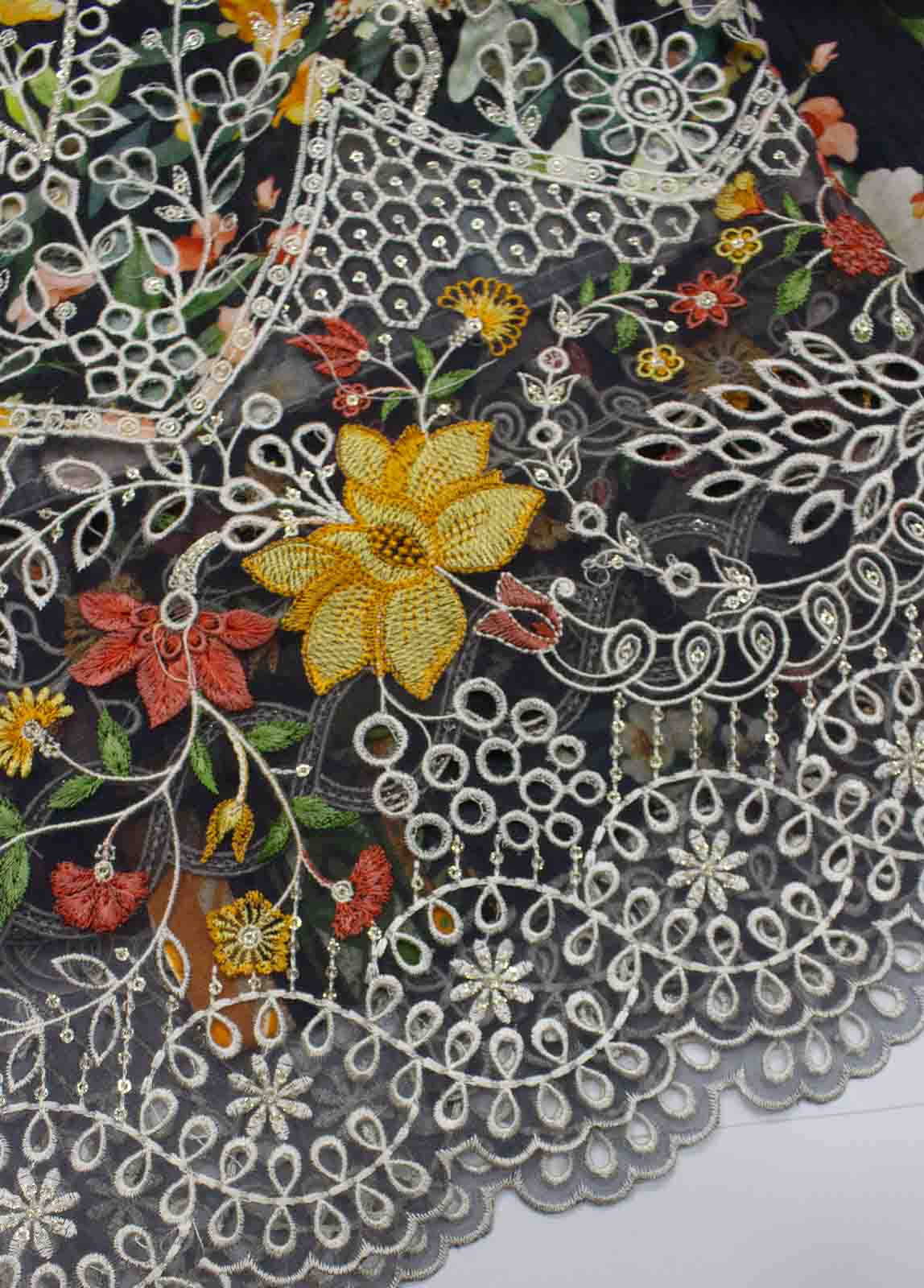 Bin Saeed Fabric - EMBC-0019- 3 Piece Lawn Embroidered UnStitched Suit