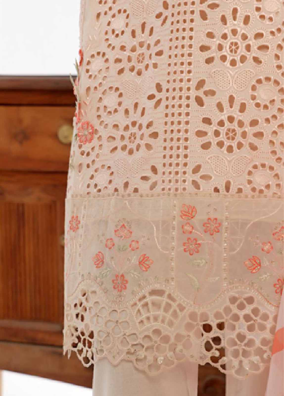 Bin Saeed Fabric - LF-EMB-085B- 3 Piece Embroidered Stitched Suit