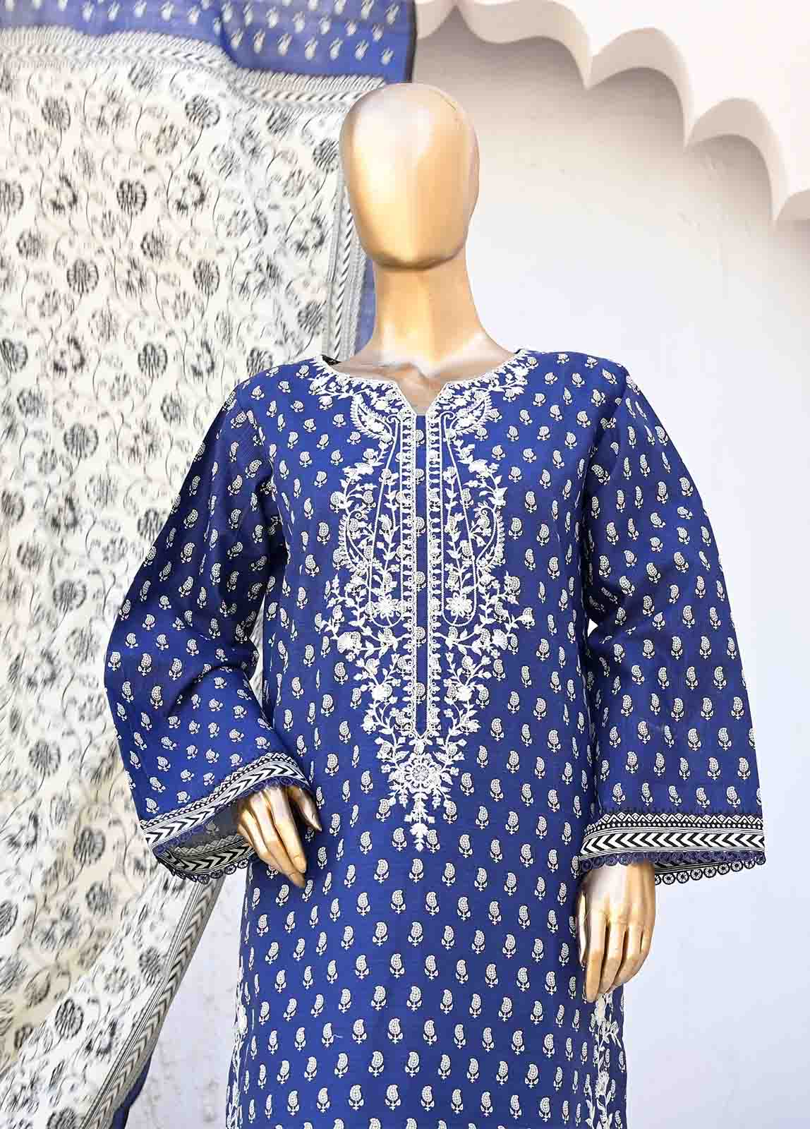 WKE-008-3 Piece Khaddar Embroidered collection