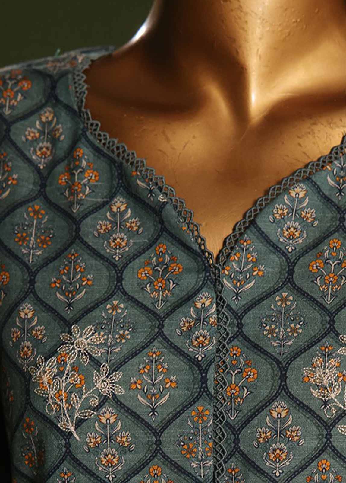 Bin Saeed Fabric - WKE-0130 S-3 Piece Khaddar Embroidered Stitched Suit