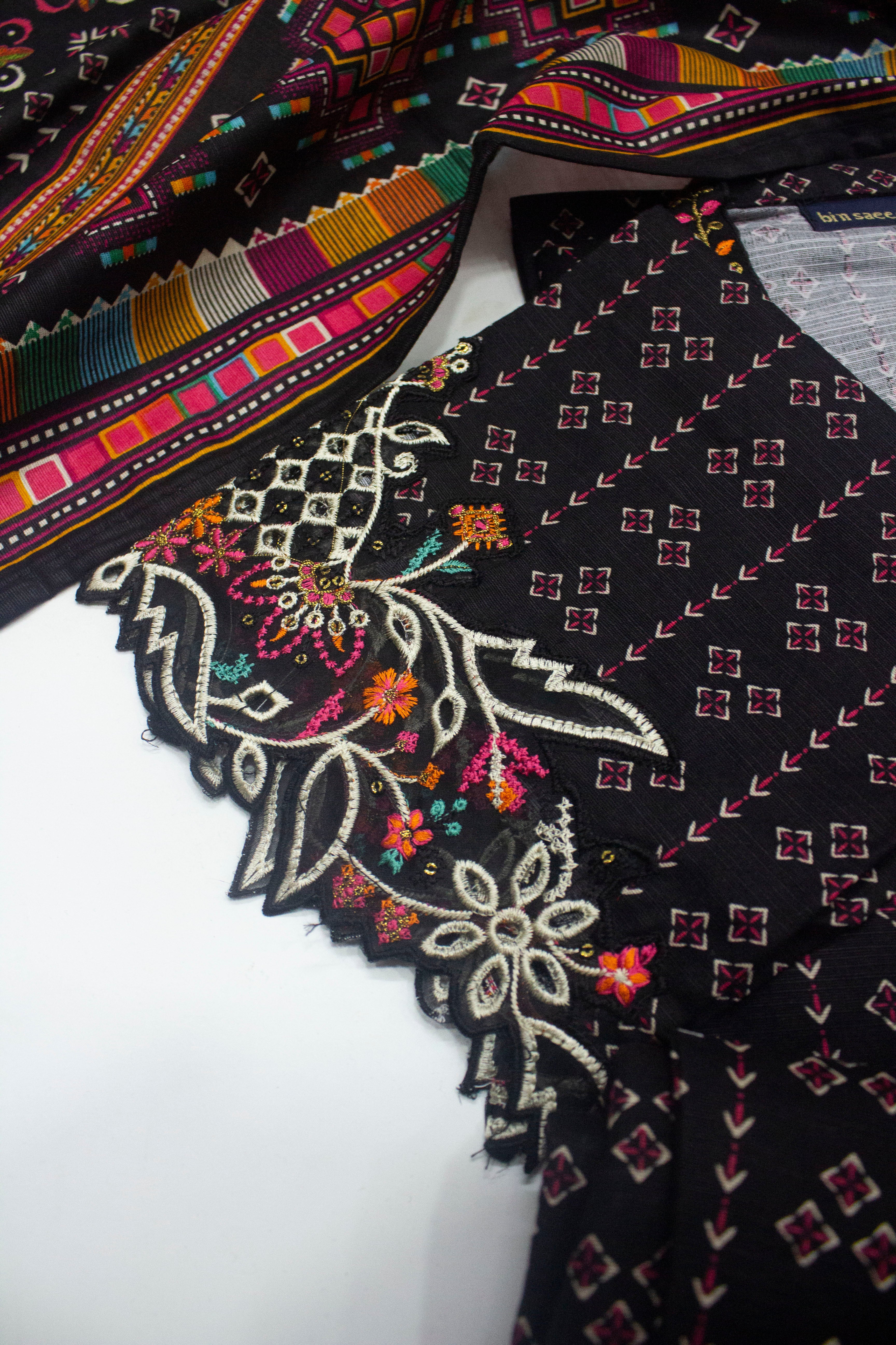 Bin Saeed Fabric - WKE-074 -3 Piece Khaddar Chikankari Stitched Suit