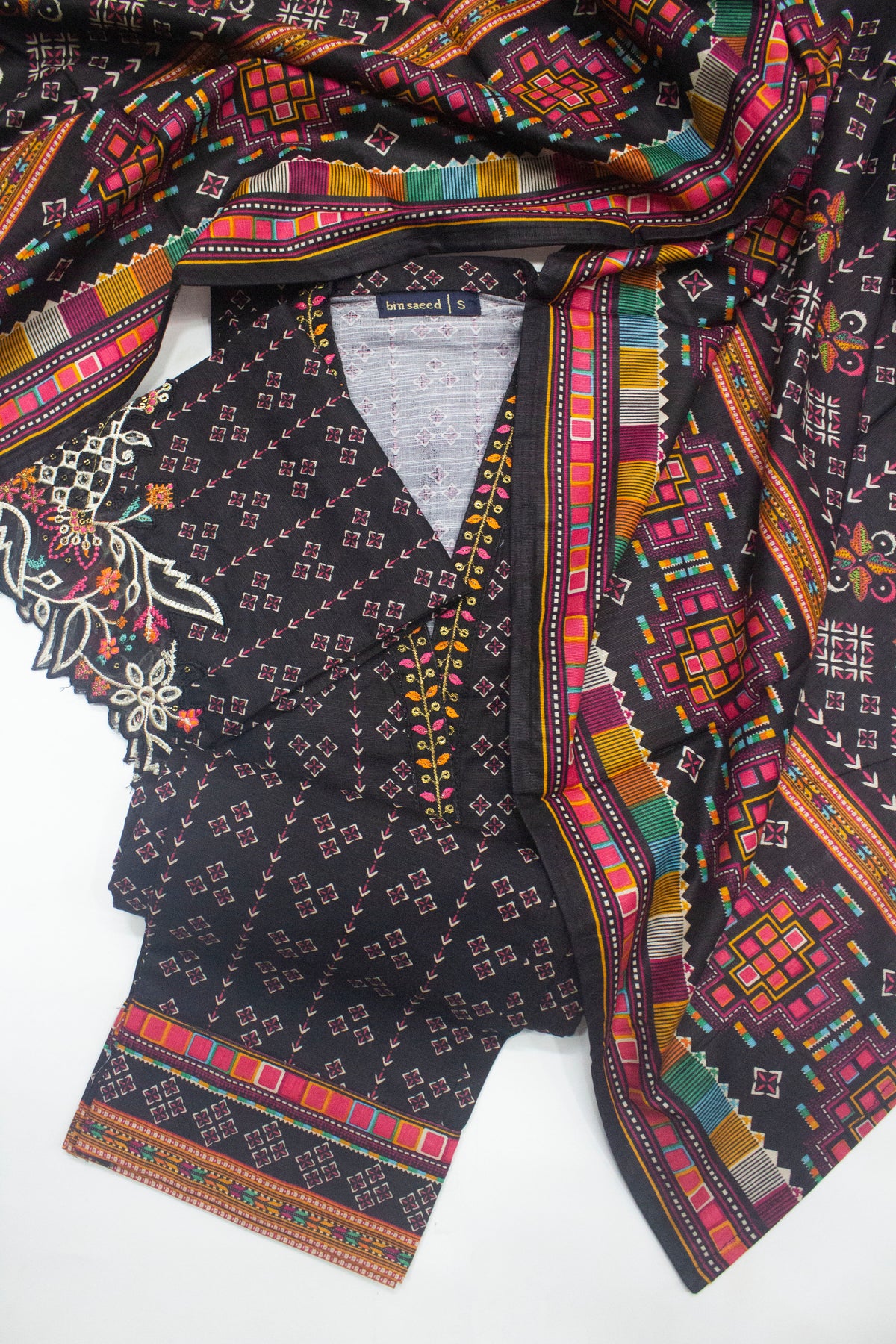 Bin Saeed Fabric - WKE-074 -3 Piece Khaddar Chikankari Stitched Suit