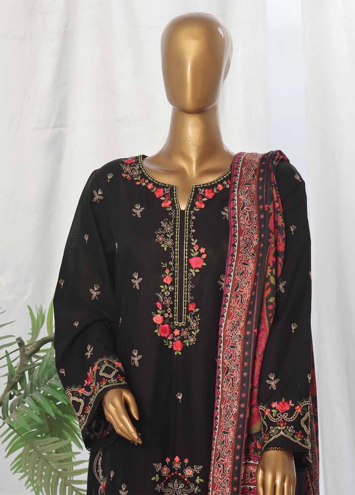 WKKE-006 B-3 Piece Khaddar Embroidered Stitched Suit