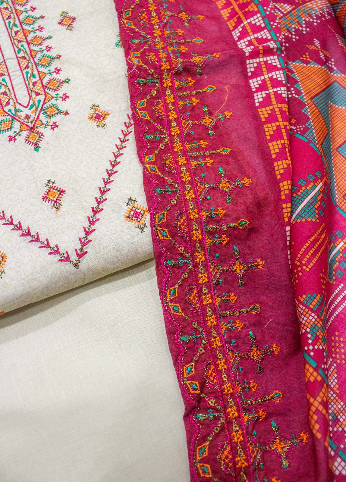 Bin Saeed Fabric - EU-0052- 3 Piece UnStitched Lawn Cut Work Embroidery