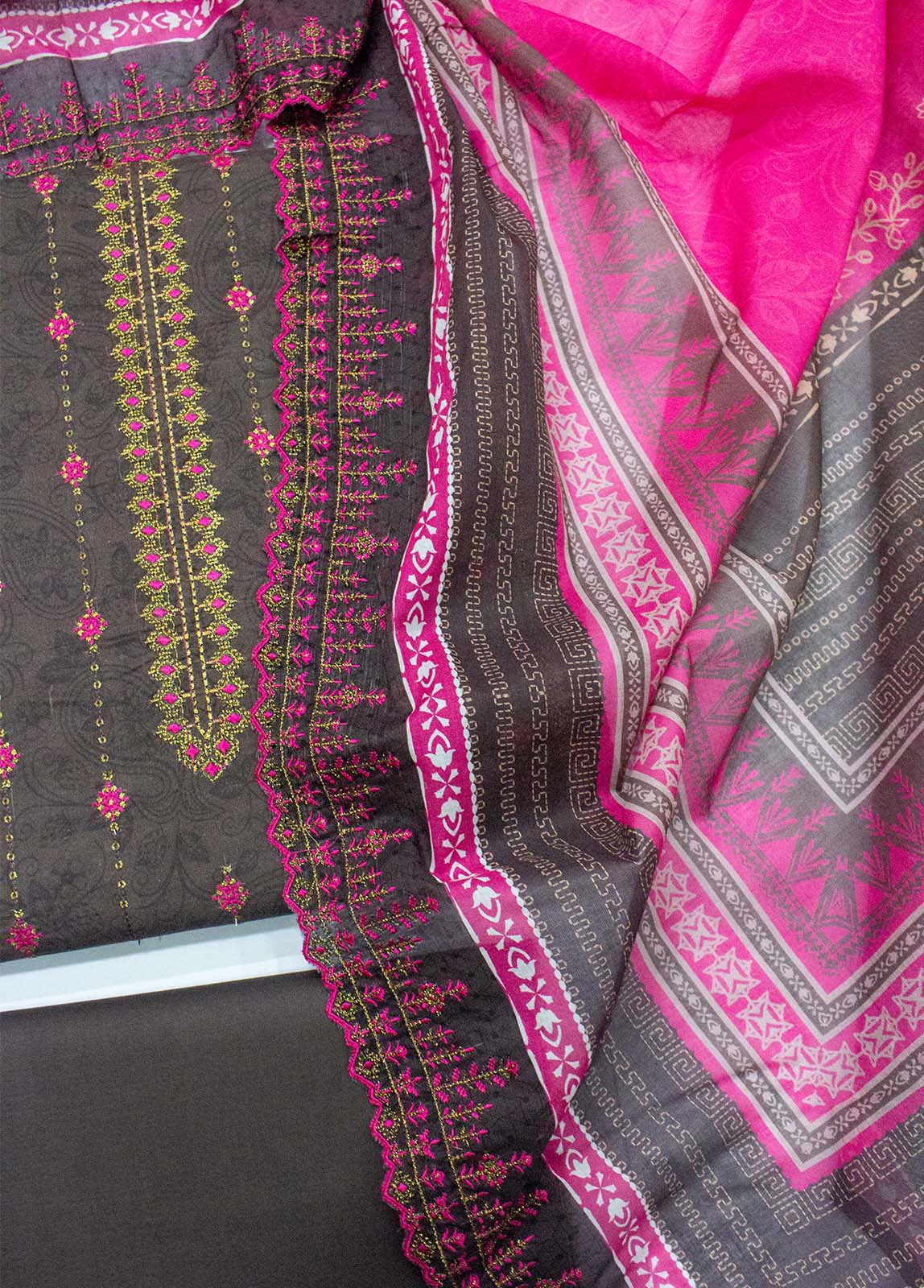 Bin Saeed Fabric - EU-0461- 3 Piece UnStitched Lawn Cut Work Embroidery